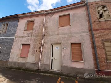 Gonnosfanadiga - Indipendente con cortile