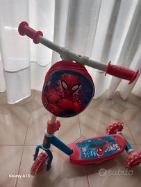 monopattino spiderman