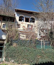 Immobile in asta di 234 m² a Front