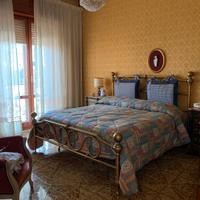Letto on ottone compreso di rete