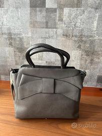 Borsa in pelle grigia di Herrison Firenza