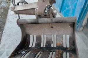 Benna orientabile per escavatore