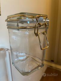 Barattoli in vertro con coperchio