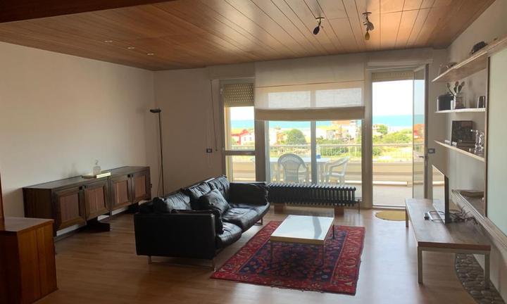 Fano annuale due camere e terrazzo