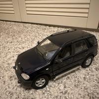 Mercedes ML 320 scala 1/18 Maisto