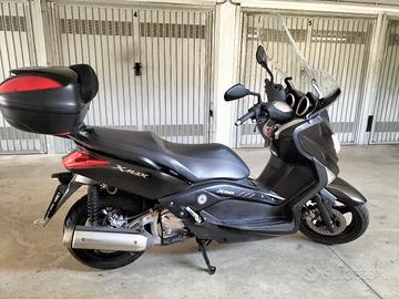 YAMAHA XMAX 250