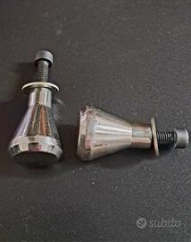 Pomelli in Ottone cromato 2pz Datati