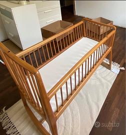 Culla a dondolo in legno