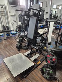 Hack Squat TECA. Tenuto benissimo.