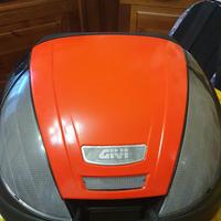 Bauletto givi + schienalino e piastra universale. 