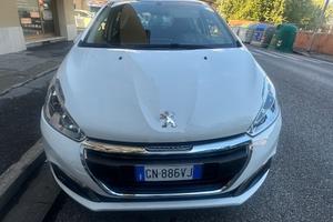 Peugeot 208 BlueHDi 5 porte Active