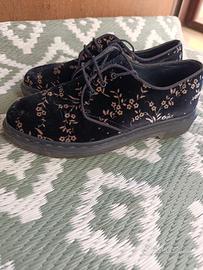 Dr. Martens Hugh black velvet blossom 