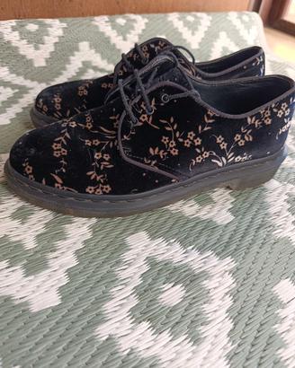 Dr. Martens Hugh black velvet blossom 