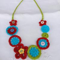 collana all' uncinetto colorata estiva anallergica