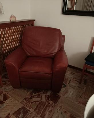 poltrona in pelle reclinabile 
