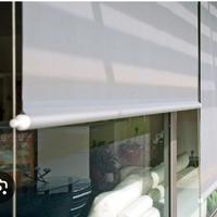 Tenda da sole verticale a rullo con cavi acciaio