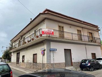 Casa indipendente di 567 m² con più di 5 locali e 