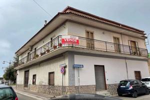Casa indipendente di 567 m² con più di 5 locali e 