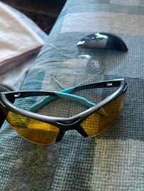 occhiali da sole per ciclista