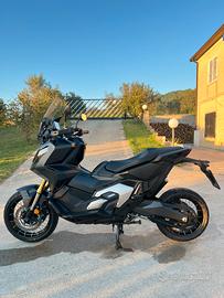 Honda x-adv 750