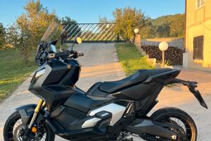 Honda x-adv 750