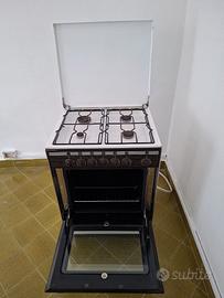 Cucina Ariston a Gas 4 fuochi + forno elettrico