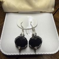 Orecchini da donna con pendente in pietra naturale