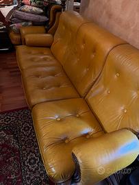Salotto Vintage in Vera Pelle Giallo Ocra Divano