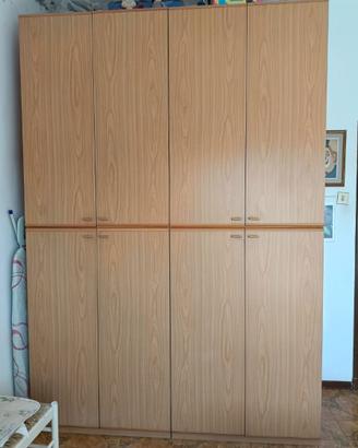 Mobili per cucina e camera da letto