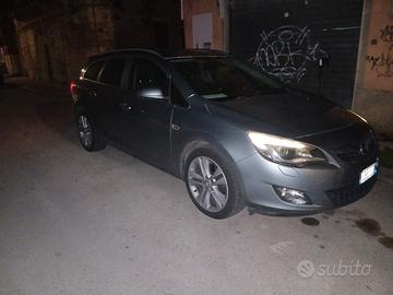 opel astra anno 2011