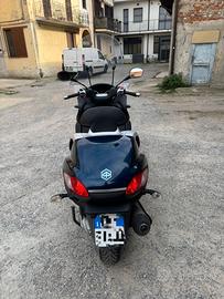 Piaggio MP3 300 i.e LT  