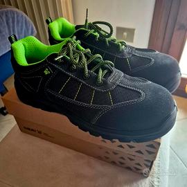 Scarpe antinfortunistiche nuove con etichetta 42