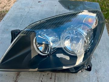 Faro opel astra sw 1400 benzina anno 2005