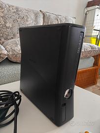 Xbox 360 Slim + 2 controller wireless