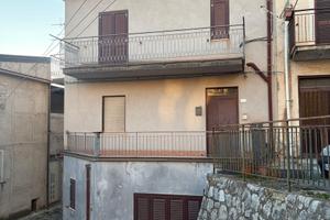 Palazzina a Militello Rosmarino