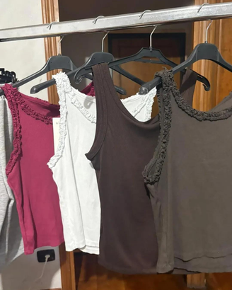 Vestiti ciabatte e costumi