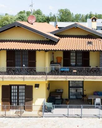 Villa di 120 m² con 4 locali e box auto a Fontanet