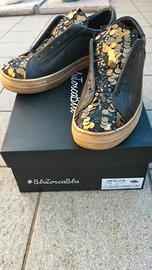 Scarpe nere in pelle con paillettes Tosca Blu