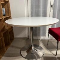 Tavolo di design tondo bianco piede in alluminio