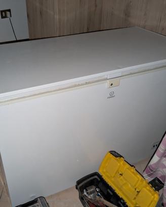 Congelatore Indesit 450 litri