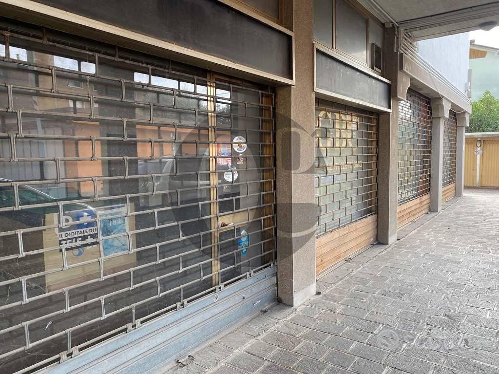 Immobile di 210 m² con 2 locali a Palazzolo sull'O - Vista 2