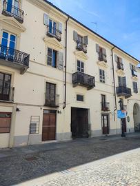 Luminoso bilocale con parcheggio condominiale