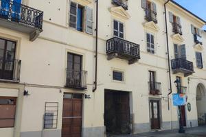 Luminoso bilocale con parcheggio condominiale