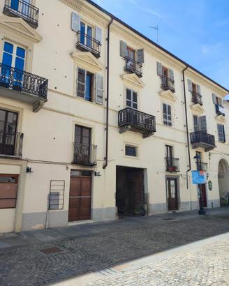 Luminoso bilocale con parcheggio condominiale