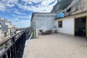 3 LOCALI A PALERMO