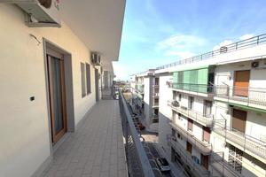 2 LOCALI A PORTICI