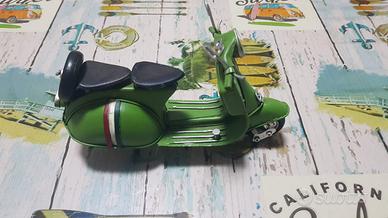 Modellino Vespa moto