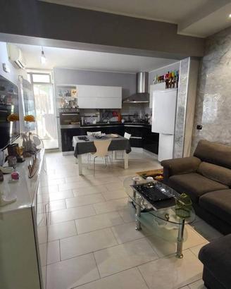 Casa indipendente di 96 m² con 3 locali a Giarre
