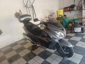 Maxiscooter honda bicilindrico 400