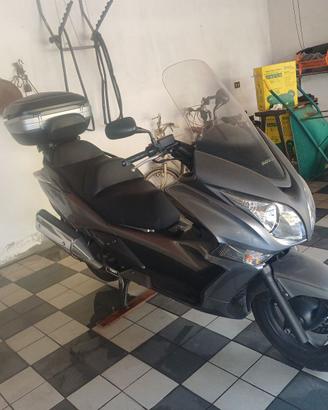 Maxiscooter honda bicilindrico 400